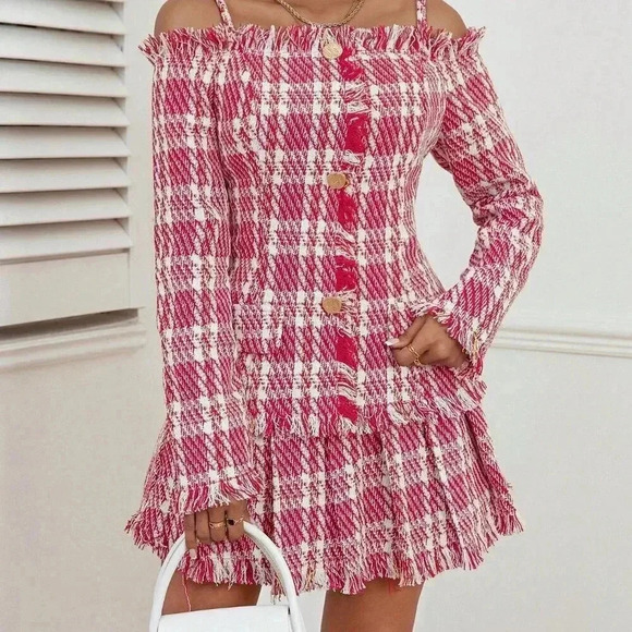 Red Elegant Women's Off-Shoulder Collar Raw Hem Detail Tweed Jacket And Skirt - Picture 4 of 5